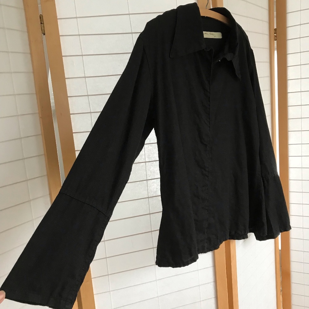 Cynthia Ashby Linen Sz S Blouse Black 100% Linen long sleeve snap front & cuffs